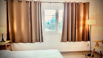 Momento Hotel and Cafe