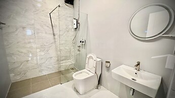 Momento Hotel and Cafe