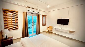 Momento Hotel and Cafe