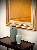 Momento Hotel and Cafe