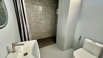 Momento Hotel and Cafe