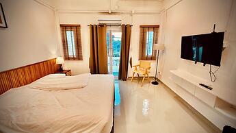 Momento Hotel and Cafe