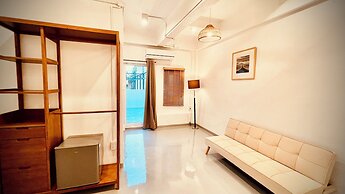 Momento Hotel and Cafe