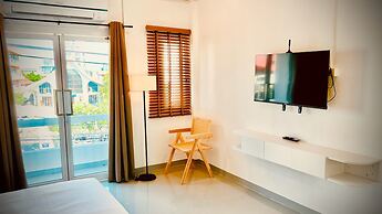 Momento Hotel and Cafe