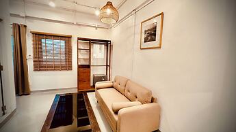 Momento Hotel and Cafe