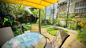 Momento Hotel and Cafe