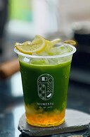 Momento Hotel and Cafe