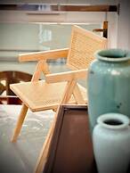 Momento Hotel and Cafe