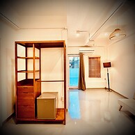 Momento Hotel and Cafe