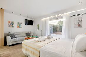 Halo - Luxury Studio in Athens