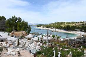 EMAR Beachfront Hotel Ksamil