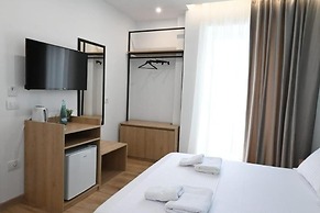 EMAR Beachfront Hotel Ksamil