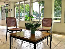 Tauro Black Suites