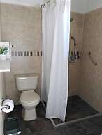 Tauro Black Suites