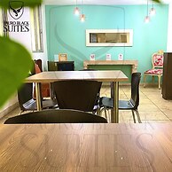 Tauro Black Suites