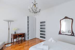 JOIVY Charming 2BR flat near the Duomo