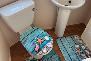 Seaside Bliss Retreat in Heart of Isle of Sheppy