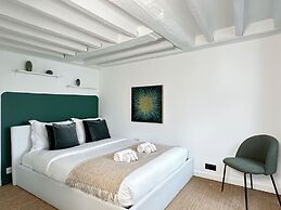 1533 Petites écuries