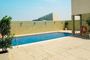 Premium Strato Hotel