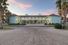 Bluff's Landing Lodge