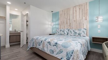 Bluff's Landing Lodge