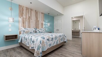 Bluff's Landing Lodge