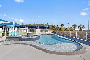 Bluff's Landing Lodge