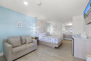 Bluff's Landing Lodge