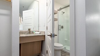 Bluff's Landing Lodge