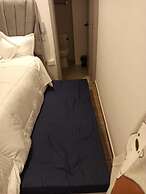 Hotel Saron
