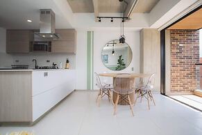 Cool 3 BR W/ Balcony in Laureles Medellín