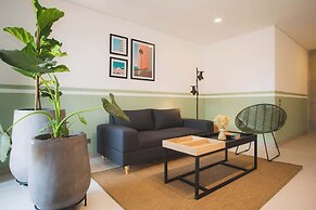 Cool 3 BR W/ Balcony in Laureles Medellín