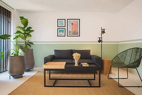 Cool 3 BR W/ Balcony in Laureles Medellín