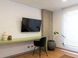 Cozy 3 BR w/ Balcony in Laureles Medellín