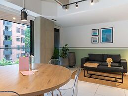 Cozy 3 BR w/ Balcony in Laureles Medellín