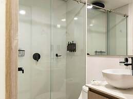 Cozy 3 BR w/ Balcony in Laureles Medellín