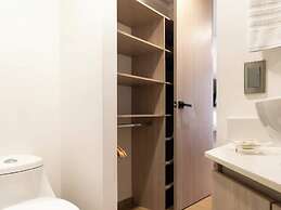 Cozy 3 BR w/ Balcony in Laureles Medellín