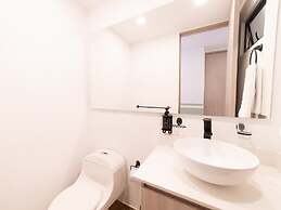 Panoramic 3 BR w/ Balcony in Laureles Medellín