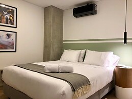 Panoramic 3 BR w/ Balcony in Laureles Medellín