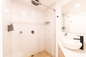 Panoramic 3 BR w/ Balcony in Laureles Medellín