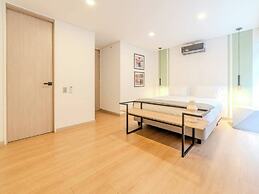 Panoramic 3 BR w/ Balcony in Laureles Medellín