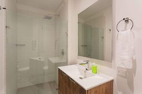 Majestic Loft w/ Balcony