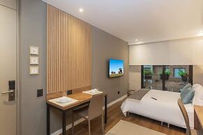 Majestic Loft w/ Balcony