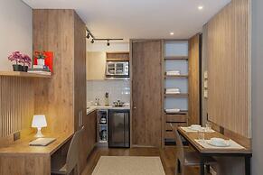 Majestic Loft w/ Balcony