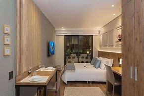 Majestic Loft w/ Balcony