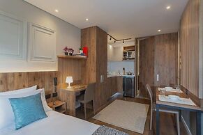 Majestic Loft w/ Balcony