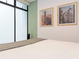 Lovely 3 BR w/ Balcony in Laureles Medellin