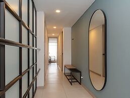 Lovely 3 BR w/ Balcony in Laureles Medellin