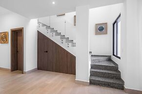 Stylish 3BR Villa by Vistacana Rentals