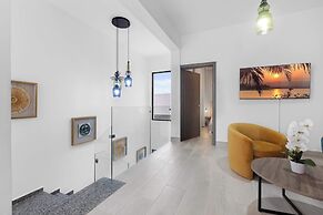 Stylish 3BR Villa by Vistacana Rentals